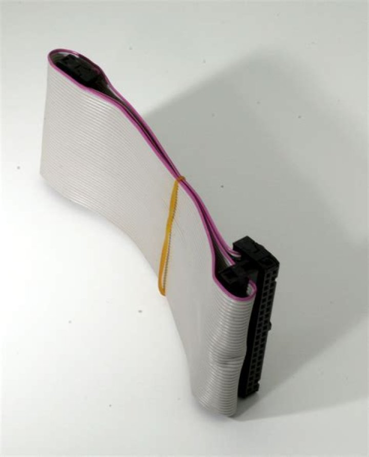 Are IDE cables still used?