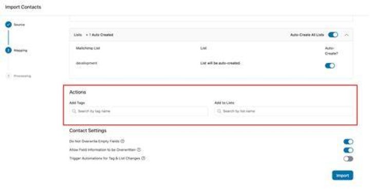 How do I organize contacts in Mailchimp?